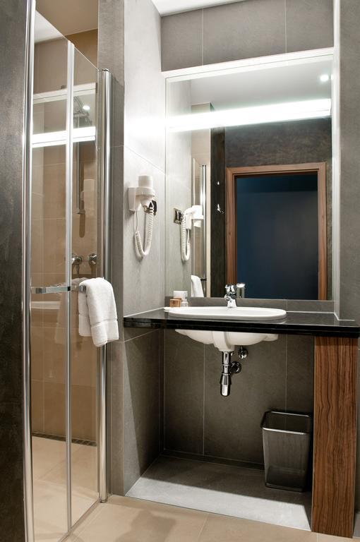 Hotel Piano Lublin Rum bild